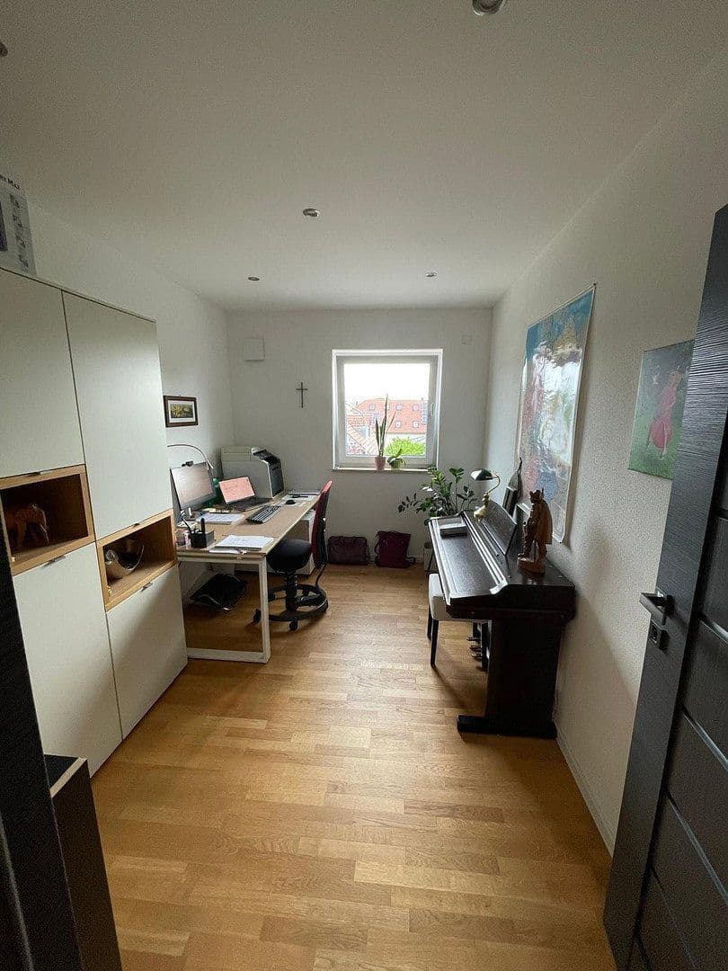 Prodej bytu 4+1 125 m², Weinbergstraße 7, Tegernheim, Bavorsko Prodej bytu 4+1 125 m², Weinbergstraße 7, Tegernheim, Bavorsko
