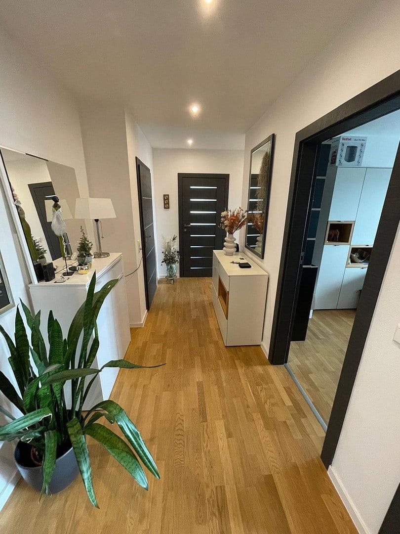 Prodej bytu 4+1 125 m², Weinbergstraße 7, Tegernheim, Bavorsko Prodej bytu 4+1 125 m², Weinbergstraße 7, Tegernheim, Bavorsko
