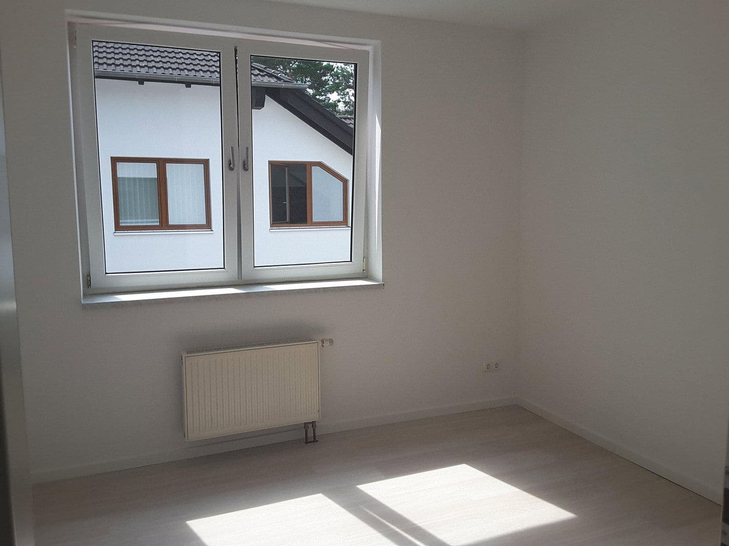 Pronájem bytu 3+1 66 m², Ahornstr. 10, Beelitz, Braniborsko Pronájem bytu 3+1 66 m², Ahornstr. 10, Beelitz, Braniborsko