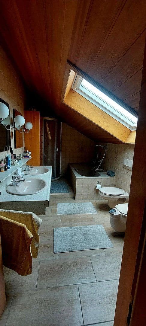 Pronájem domu 235 m², pozemek 450 m², Grafinger Str. 40, Grafing, Bavorsko Pronájem domu 235 m², pozemek 450 m², Grafinger Str. 40, Grafing, Bavorsko