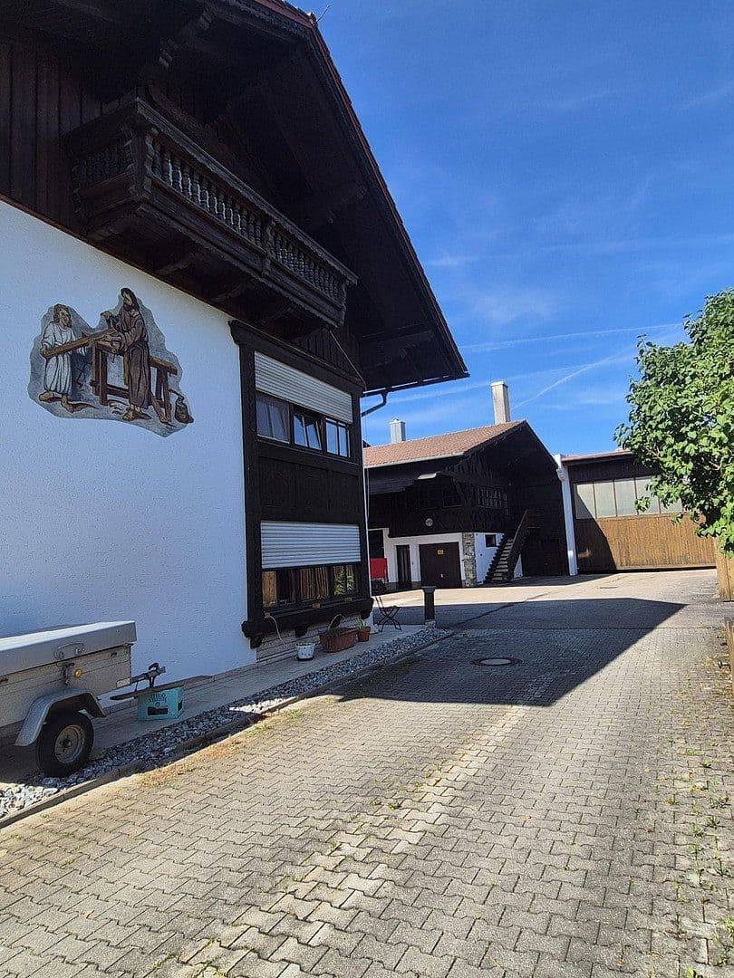 Pronájem domu 235 m², pozemek 450 m², Grafinger Str. 40, Grafing, Bavorsko Pronájem domu 235 m², pozemek 450 m², Grafinger Str. 40, Grafing, Bavorsko
