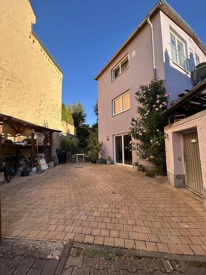 Prodej domu 188 m², pozemek 250 m², Gau-Algesheim, Porýní-Falc Prodej domu 188 m², pozemek 250 m², Gau-Algesheim, Porýní-Falc