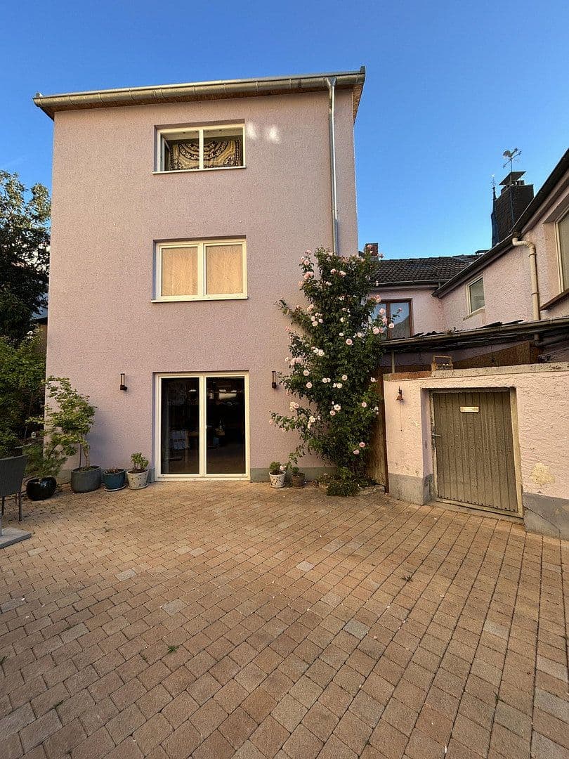 Prodej domu 188 m², pozemek 250 m², Gau-Algesheim, Porýní-Falc Prodej domu 188 m², pozemek 250 m², Gau-Algesheim, Porýní-Falc