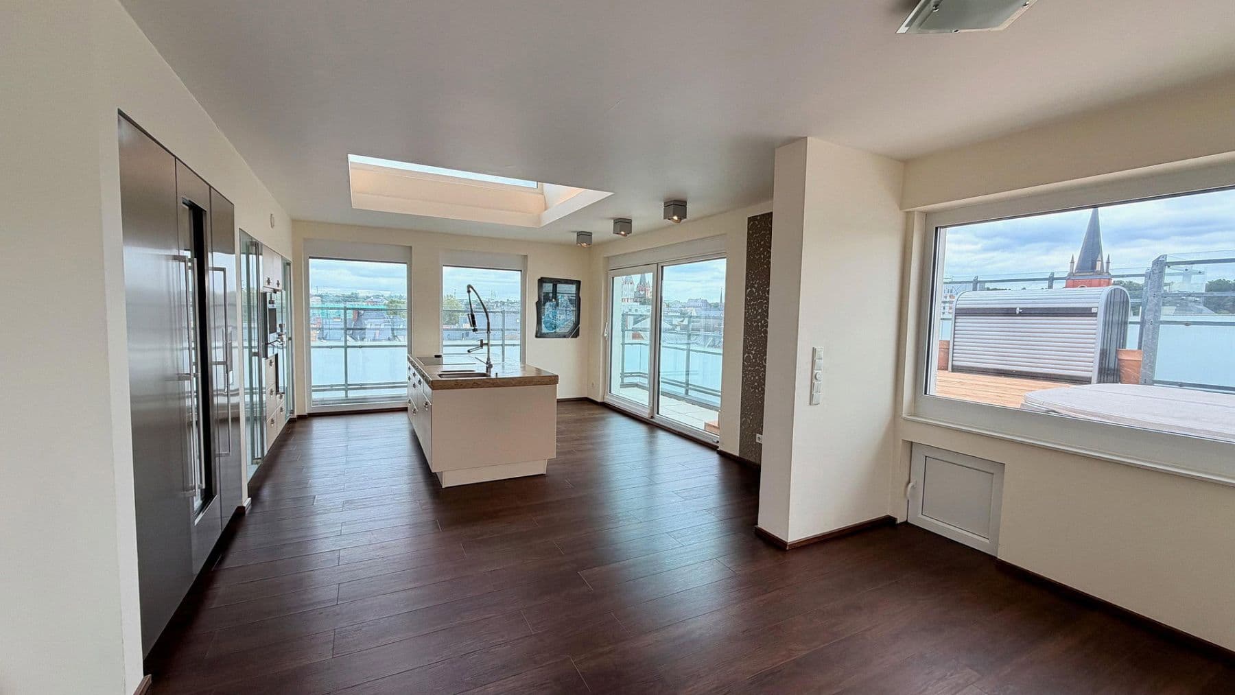 Prodej bytu 4+1 196 m², Limburg an der Lahn, Hessen Prodej bytu 4+1 196 m², Limburg an der Lahn, Hessen