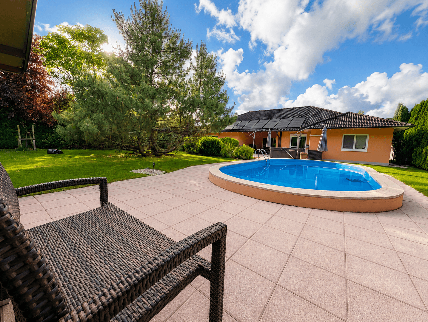 Prodej domu 215 m², pozemek 1.339 m², Kirchberg an der Iller, Bádensko-Württembersko Prodej domu 215 m², pozemek 1.339 m², Kirchberg an der Iller, Bádensko-Württembersko