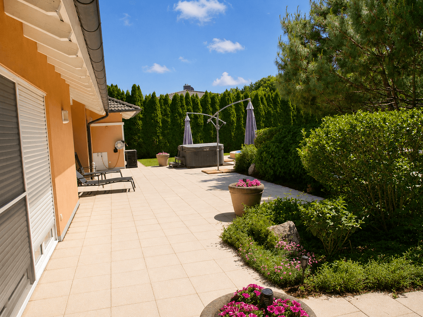 Prodej domu 215 m², pozemek 1.339 m², Kirchberg an der Iller, Bádensko-Württembersko Prodej domu 215 m², pozemek 1.339 m², Kirchberg an der Iller, Bádensko-Württembersko