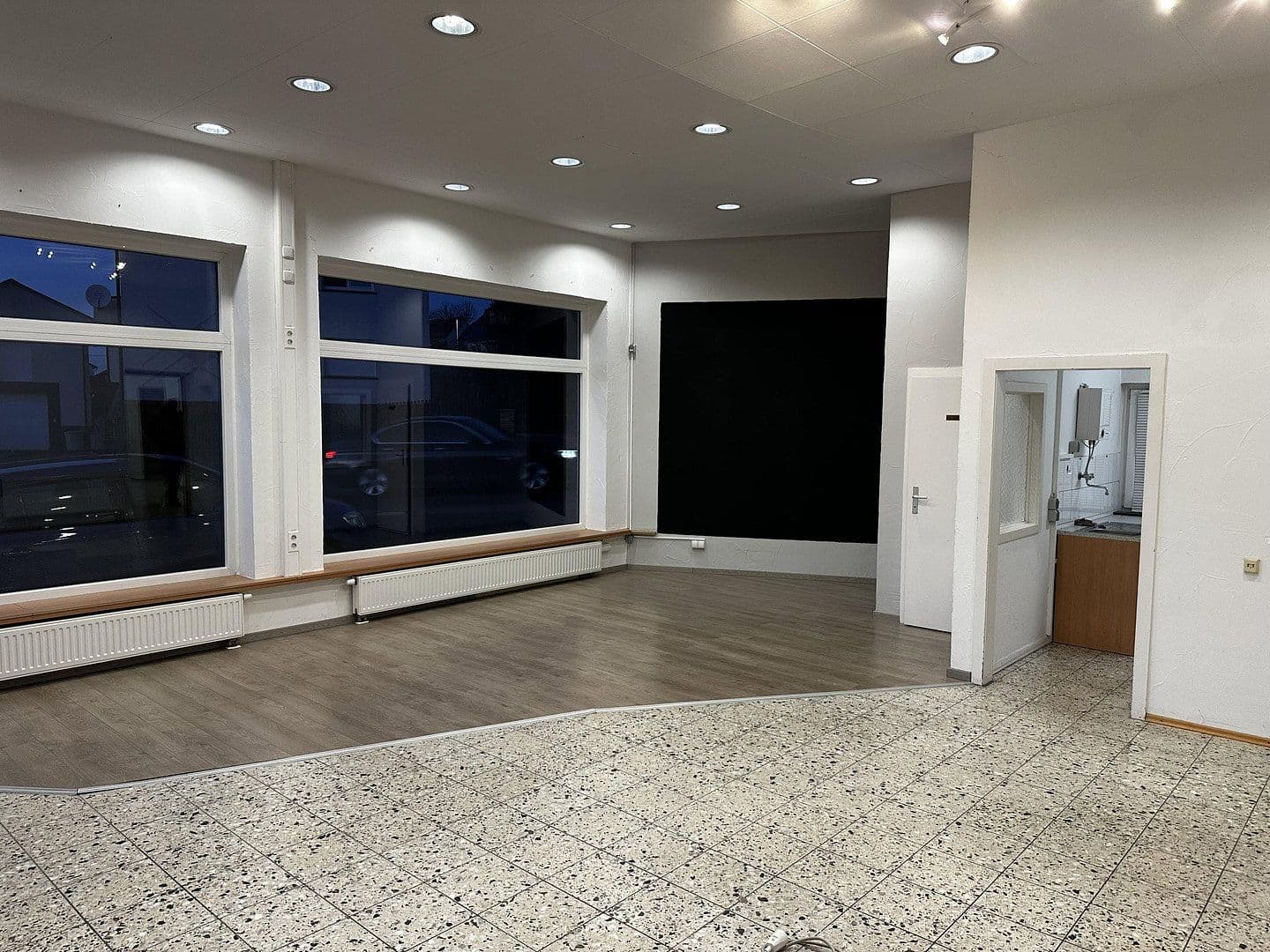 Pronájem kanceláře 124 m², Alte Landstraße 18, Ebsdorfergrund, Hessen Pronájem kanceláře 124 m², Alte Landstraße 18, Ebsdorfergrund, Hessen