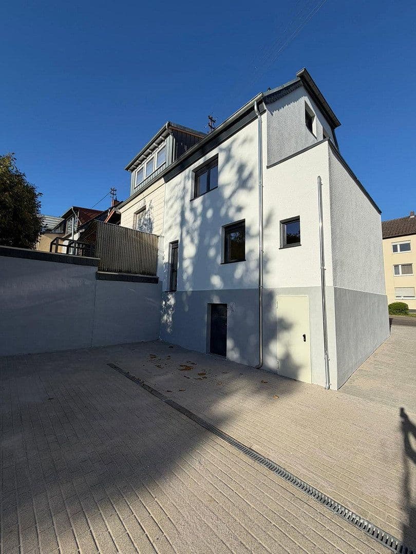 Prodej domu 100 m², pozemek 500 m², Saarbrücken, Země Sársko Prodej domu 100 m², pozemek 500 m², Saarbrücken, Země Sársko