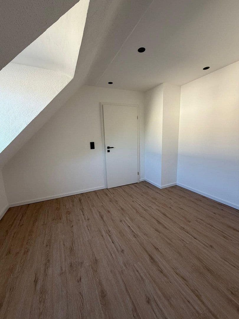 Prodej domu 100 m², pozemek 500 m², Saarbrücken, Země Sársko Prodej domu 100 m², pozemek 500 m², Saarbrücken, Země Sársko