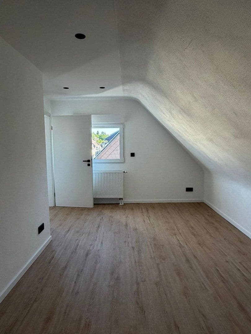 Prodej domu 100 m², pozemek 500 m², Saarbrücken, Země Sársko Prodej domu 100 m², pozemek 500 m², Saarbrücken, Země Sársko