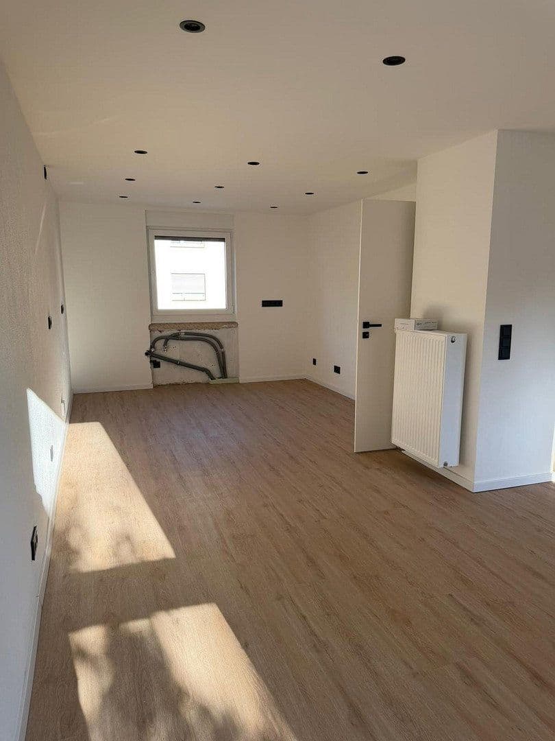Prodej domu 100 m², pozemek 500 m², Saarbrücken, Země Sársko Prodej domu 100 m², pozemek 500 m², Saarbrücken, Země Sársko