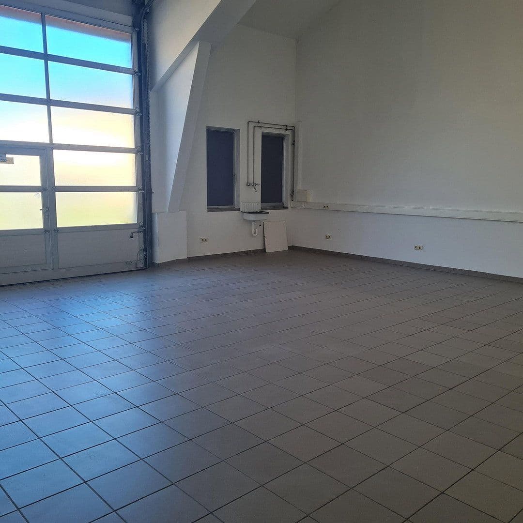 Pronájem nebytového prostoru 210 m², Kahl am Main, Bavorsko Pronájem nebytového prostoru 210 m², Kahl am Main, Bavorsko