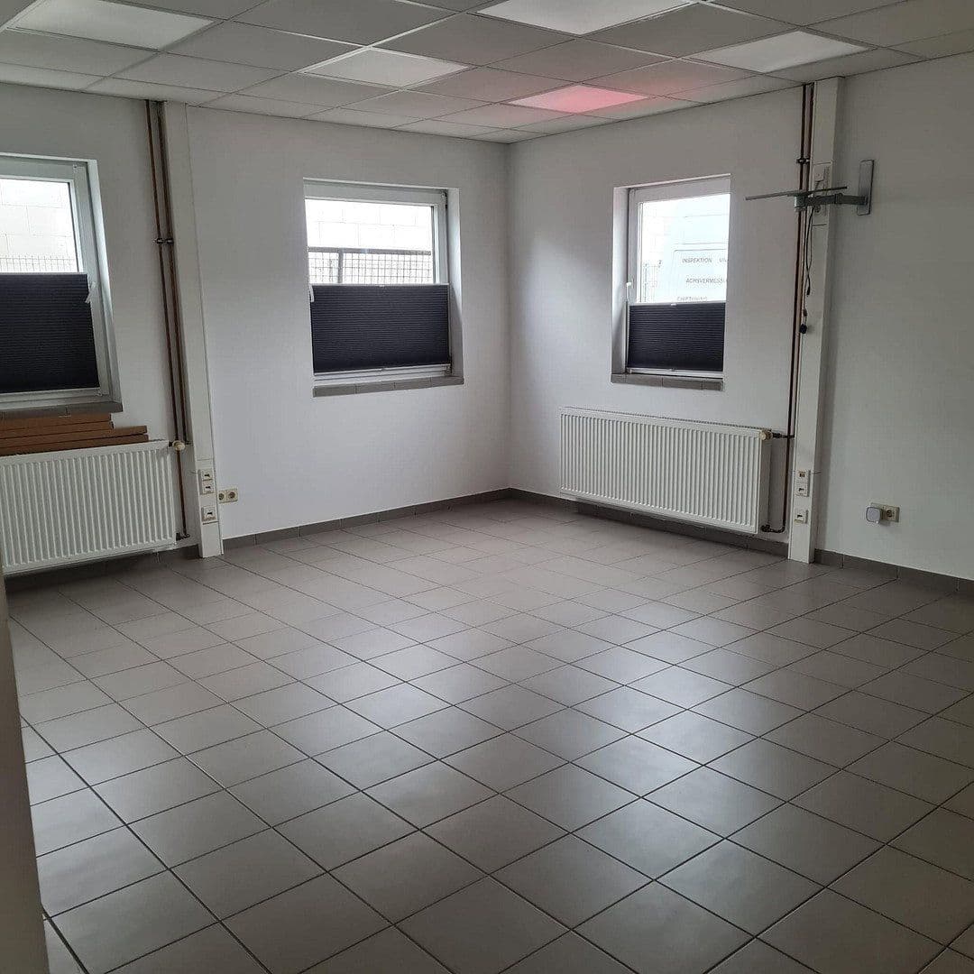 Pronájem nebytového prostoru 210 m², Kahl am Main, Bavorsko Pronájem nebytového prostoru 210 m², Kahl am Main, Bavorsko