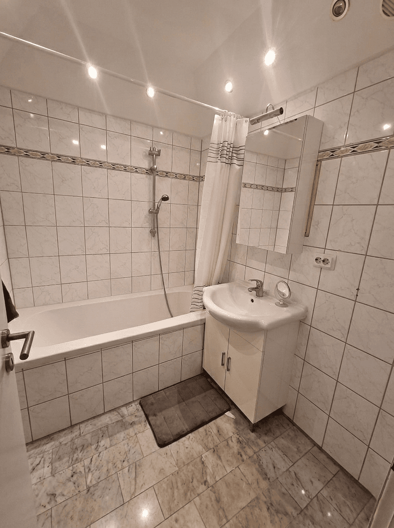 Prodej bytu 4+1 88 m², Bartningstr. 10, Darmstadt-Kranichstein, Hessen Prodej bytu 4+1 88 m², Bartningstr. 10, Darmstadt-Kranichstein, Hessen