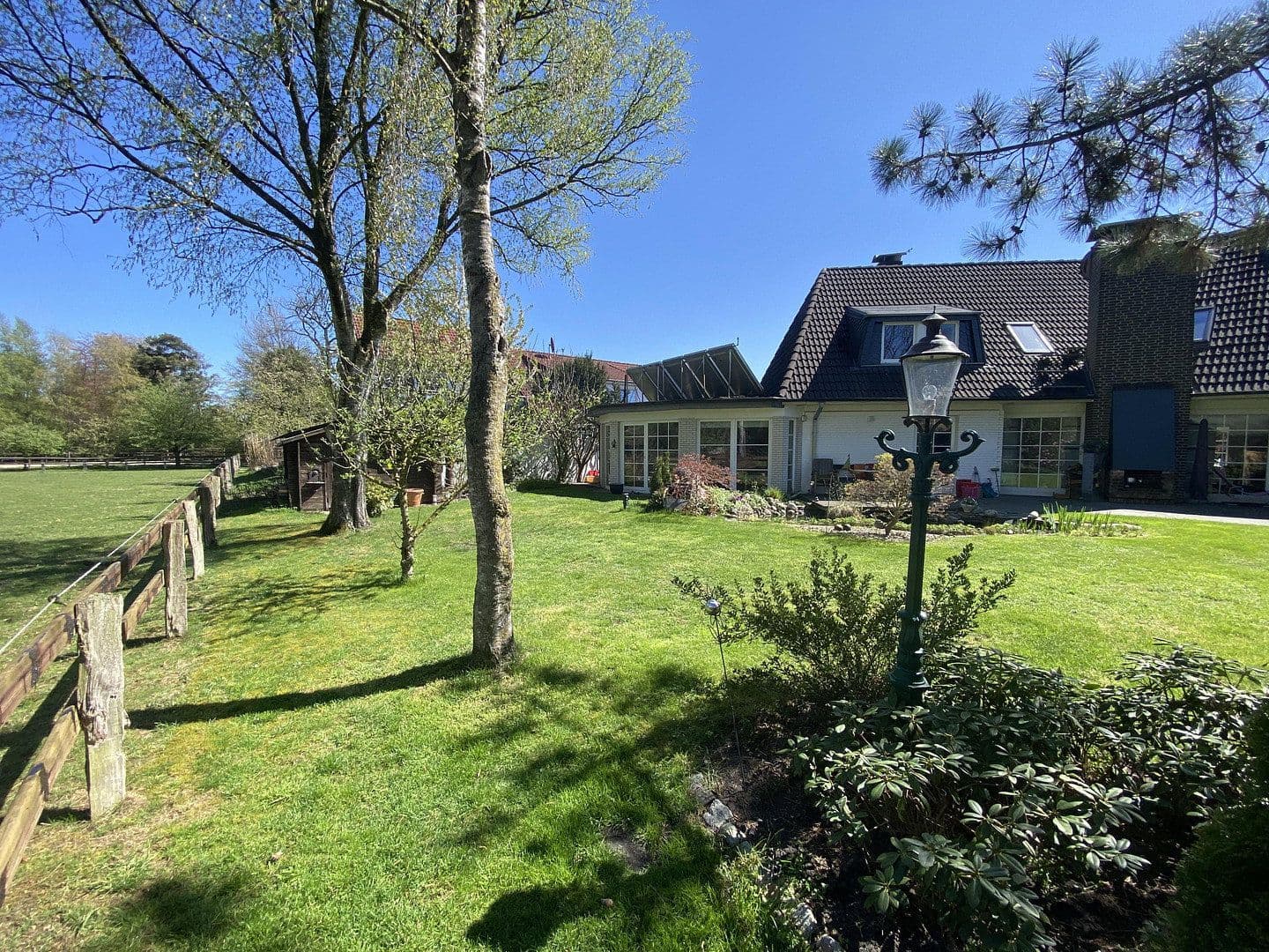 Prodej domu 240 m², pozemek 720 m², Lilienthal, Dolní Sasko Prodej domu 240 m², pozemek 720 m², Lilienthal, Dolní Sasko