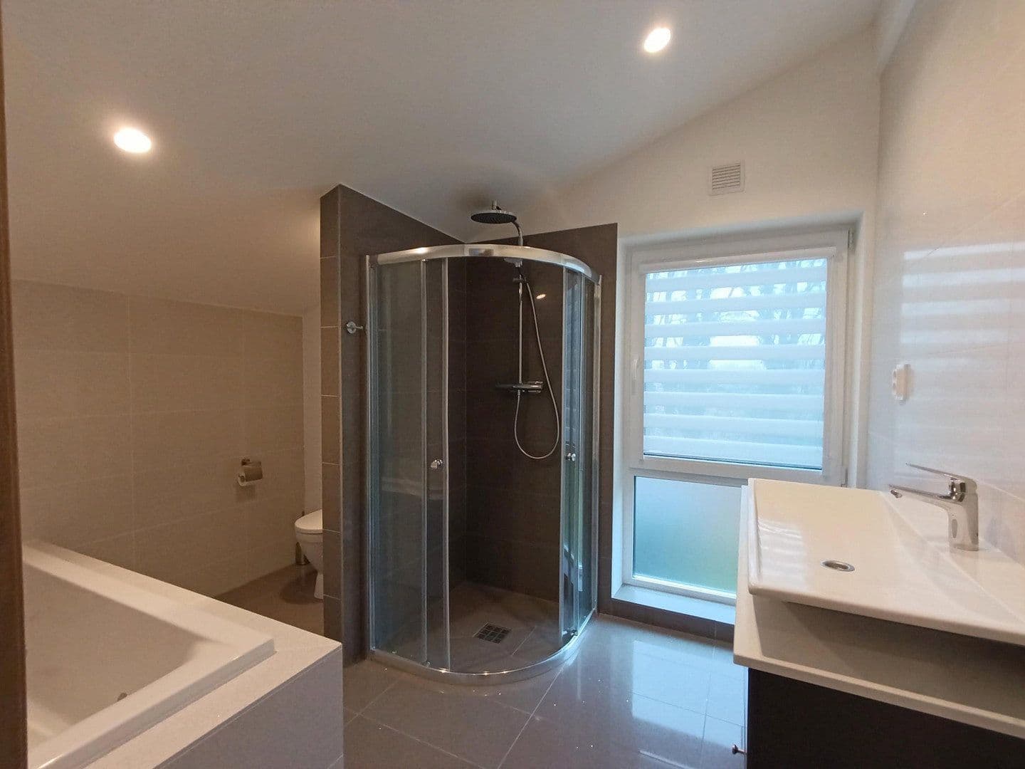 Prodej domu 150 m², pozemek 420 m², Steinbergskamp 3B, Basdahl, Dolní Sasko Prodej domu 150 m², pozemek 420 m², Steinbergskamp 3B, Basdahl, Dolní Sasko