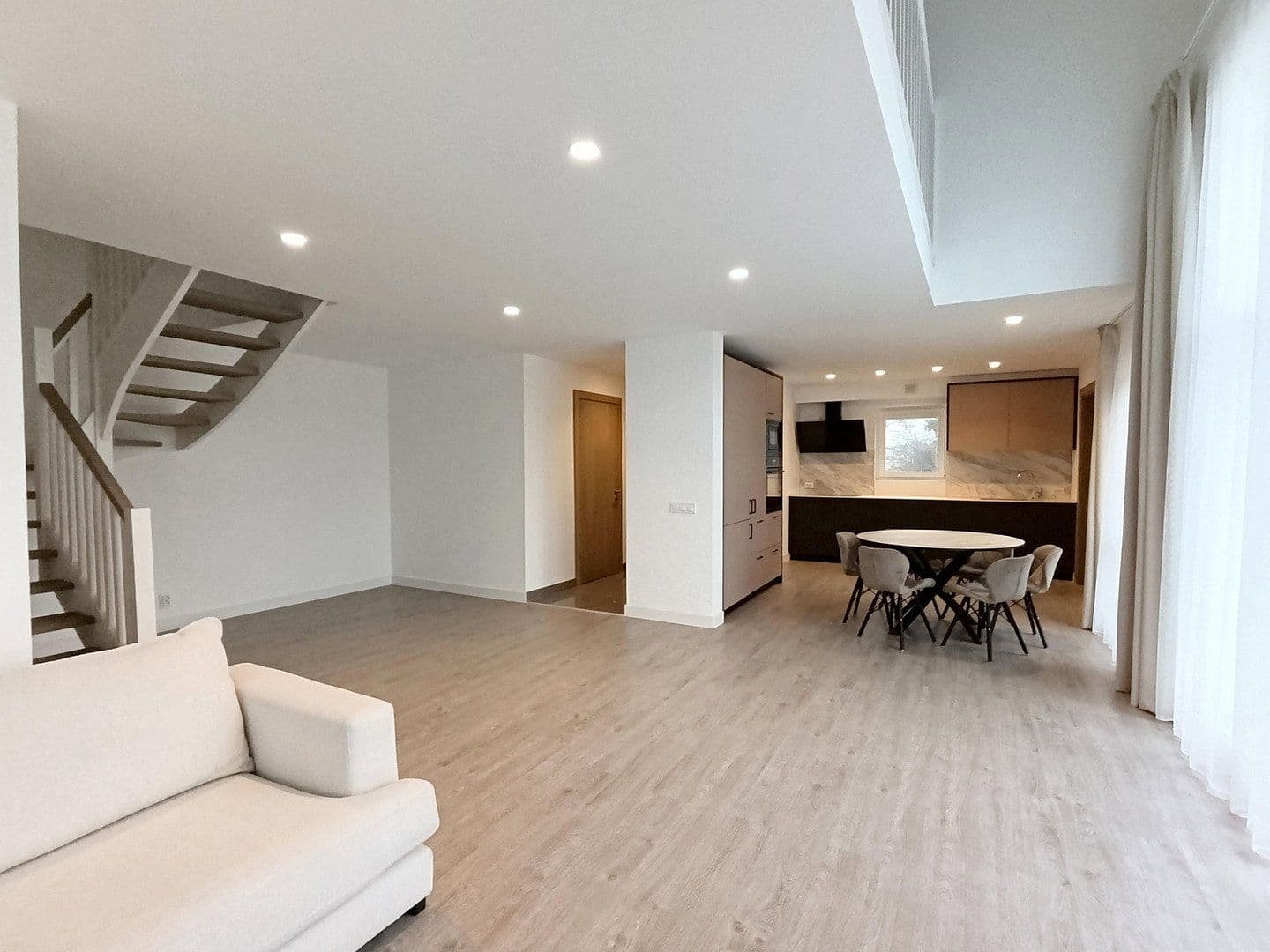 Prodej domu 150 m², pozemek 420 m², Steinbergskamp 3B, Basdahl, Dolní Sasko Prodej domu 150 m², pozemek 420 m², Steinbergskamp 3B, Basdahl, Dolní Sasko