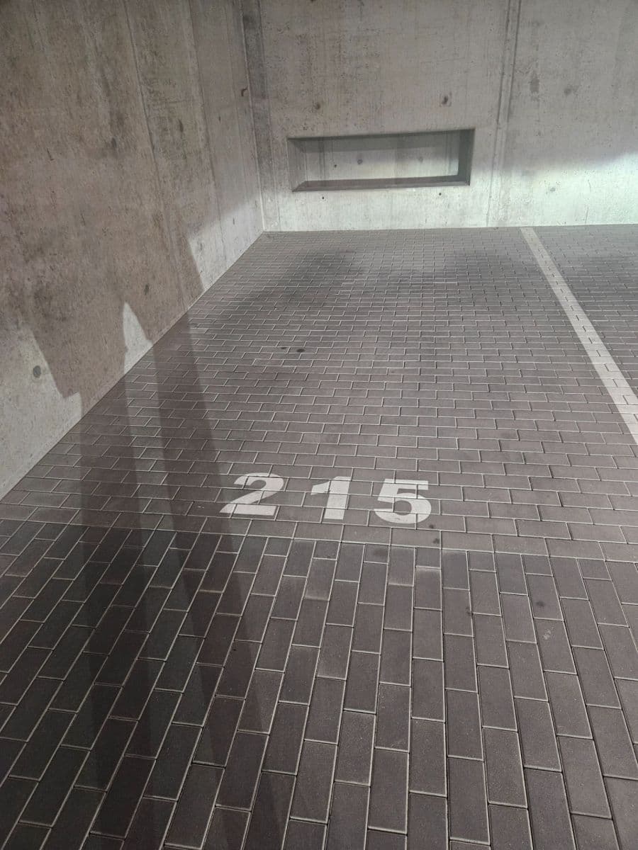 Pronájem garáže 12 m², Huppnerova, Praha, Praha Pronájem garáže 12 m², Huppnerova, Praha, Praha