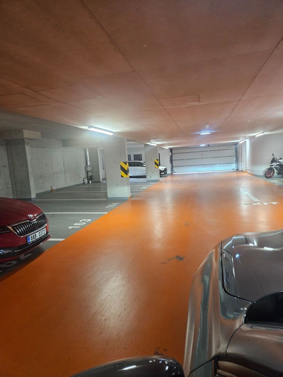 Pronájem garáže 12 m², Huppnerova, Praha, Praha Pronájem garáže 12 m², Huppnerova, Praha, Praha