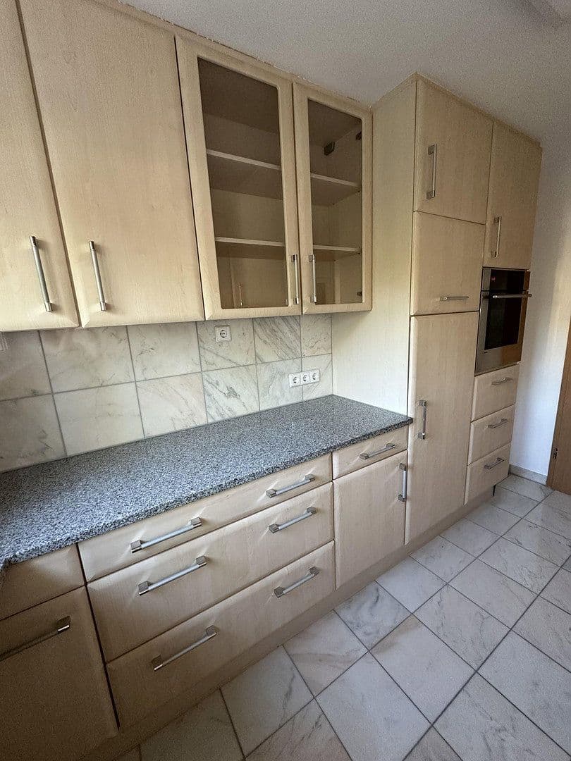 Pronájem bytu 3+1 77 m², Nürtingen, Bádensko-Württembersko Pronájem bytu 3+1 77 m², Nürtingen, Bádensko-Württembersko