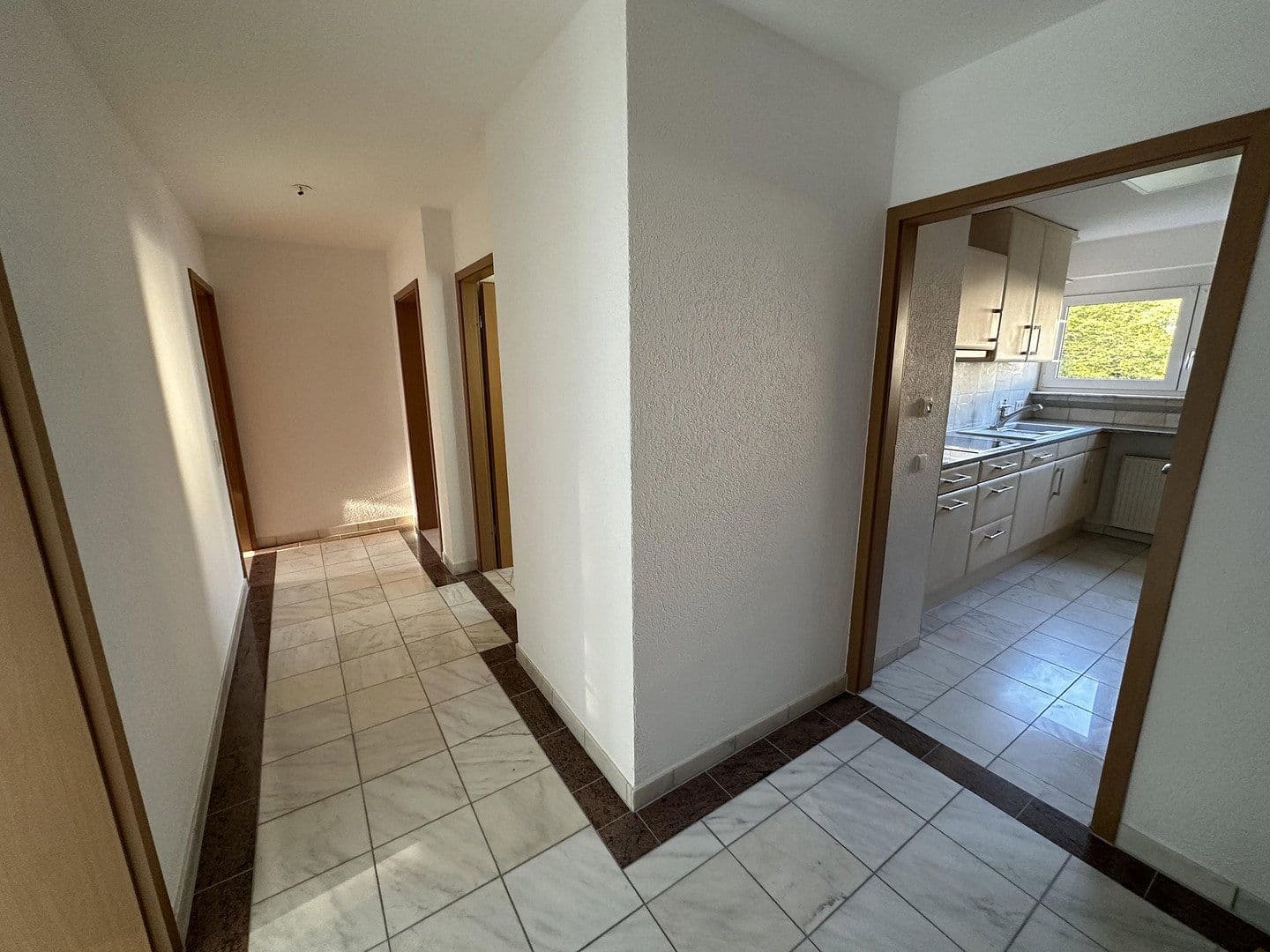 Pronájem bytu 3+1 77 m², Nürtingen, Bádensko-Württembersko Pronájem bytu 3+1 77 m², Nürtingen, Bádensko-Württembersko