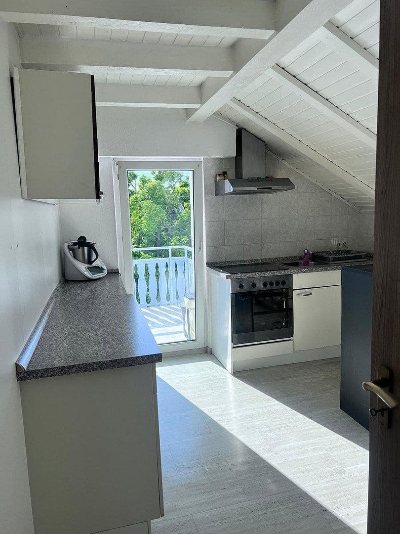 Pronájem bytu 4+1 82 m², Neckartenzlingen, Bádensko-Württembersko Pronájem bytu 4+1 82 m², Neckartenzlingen, Bádensko-Württembersko