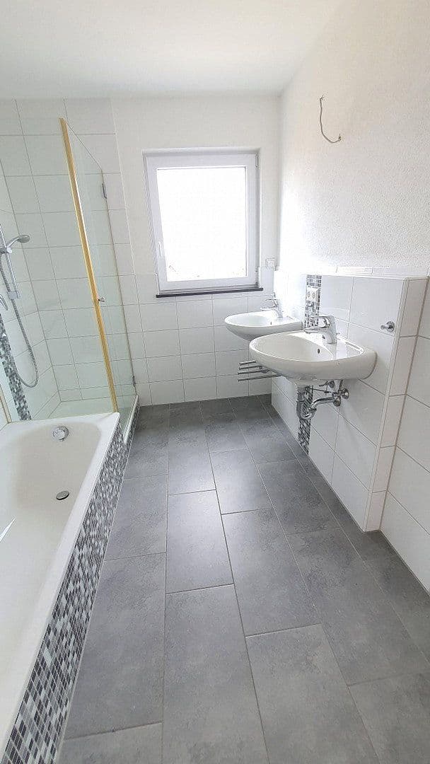 Pronájem bytu 4+1 100 m², Tiefenbach, Bádensko-Württembersko Pronájem bytu 4+1 100 m², Tiefenbach, Bádensko-Württembersko