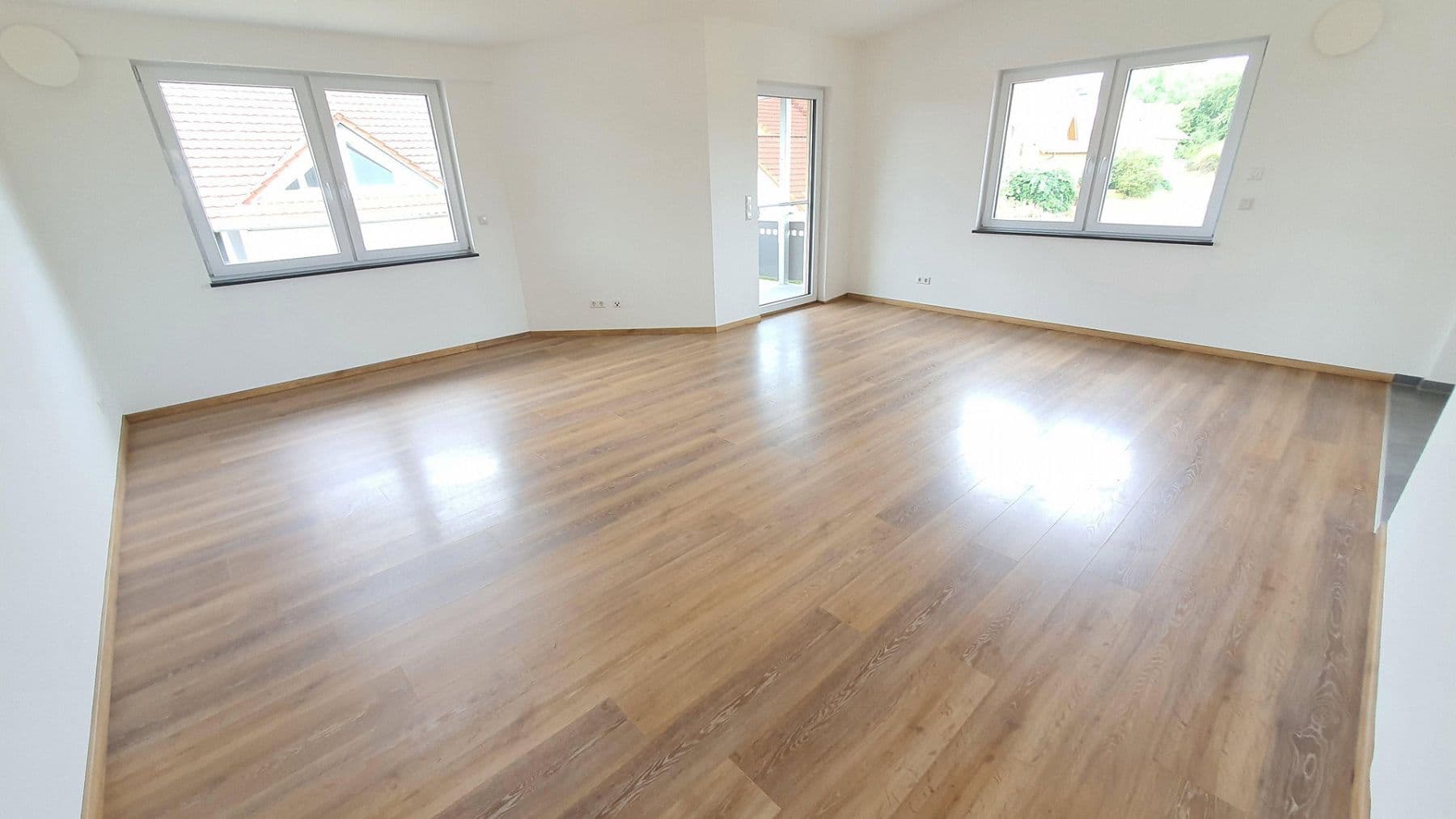 Pronájem bytu 4+1 100 m², Tiefenbach, Bádensko-Württembersko Pronájem bytu 4+1 100 m², Tiefenbach, Bádensko-Württembersko
