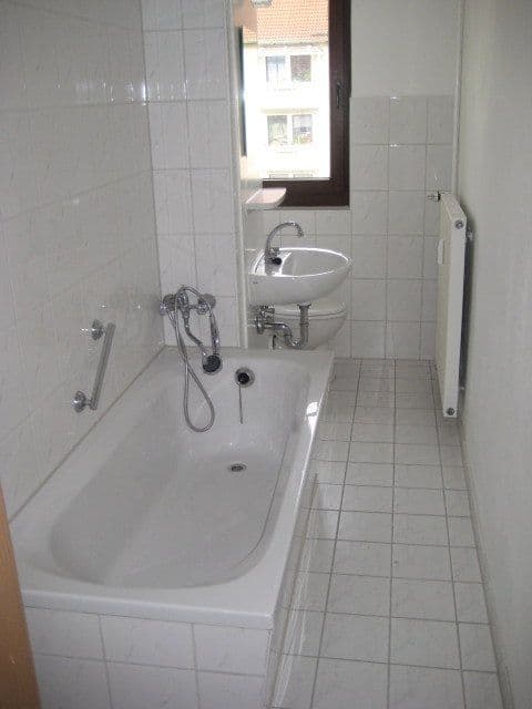 Pronájem bytu 3+1 60 m², Aufbaustrasse 43, Am Ohmberg, Durynsko Pronájem bytu 3+1 60 m², Aufbaustrasse 43, Am Ohmberg, Durynsko