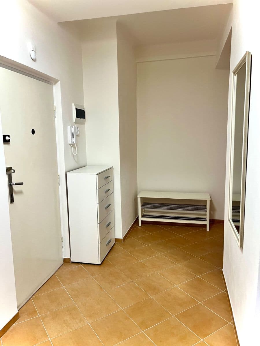 Pronájem bytu 2+1 56 m², Jeseniova, Praha, Praha Pronájem bytu 2+1 56 m², Jeseniova, Praha, Praha