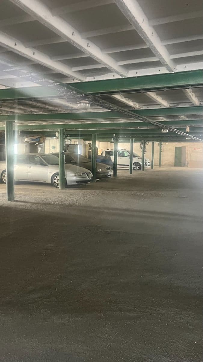 Prodej garáže 14 m², Kladno, Středočeský kraj Prodej garáže 14 m², Kladno, Středočeský kraj
