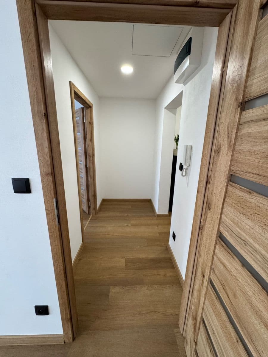 Pronájem bytu 2+kk 49 m², Rozmarýnová, Most, Ústecký kraj Pronájem bytu 2+kk 49 m², Rozmarýnová, Most, Ústecký kraj