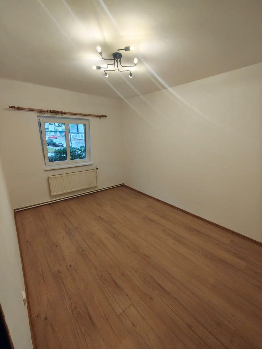 Pronájem bytu 3+1 60 m², Čáslavská, Chrudim, Pardubický kraj Pronájem bytu 3+1 60 m², Čáslavská, Chrudim, Pardubický kraj