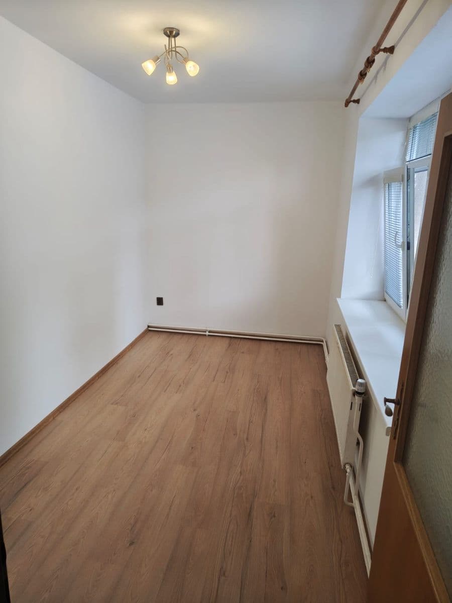 Pronájem bytu 3+1 60 m², Čáslavská, Chrudim, Pardubický kraj Pronájem bytu 3+1 60 m², Čáslavská, Chrudim, Pardubický kraj