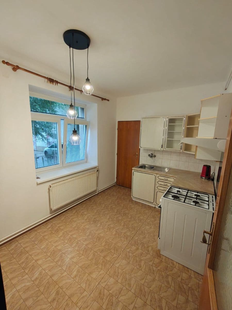 Pronájem bytu 3+1 60 m², Čáslavská, Chrudim, Pardubický kraj Pronájem bytu 3+1 60 m², Čáslavská, Chrudim, Pardubický kraj