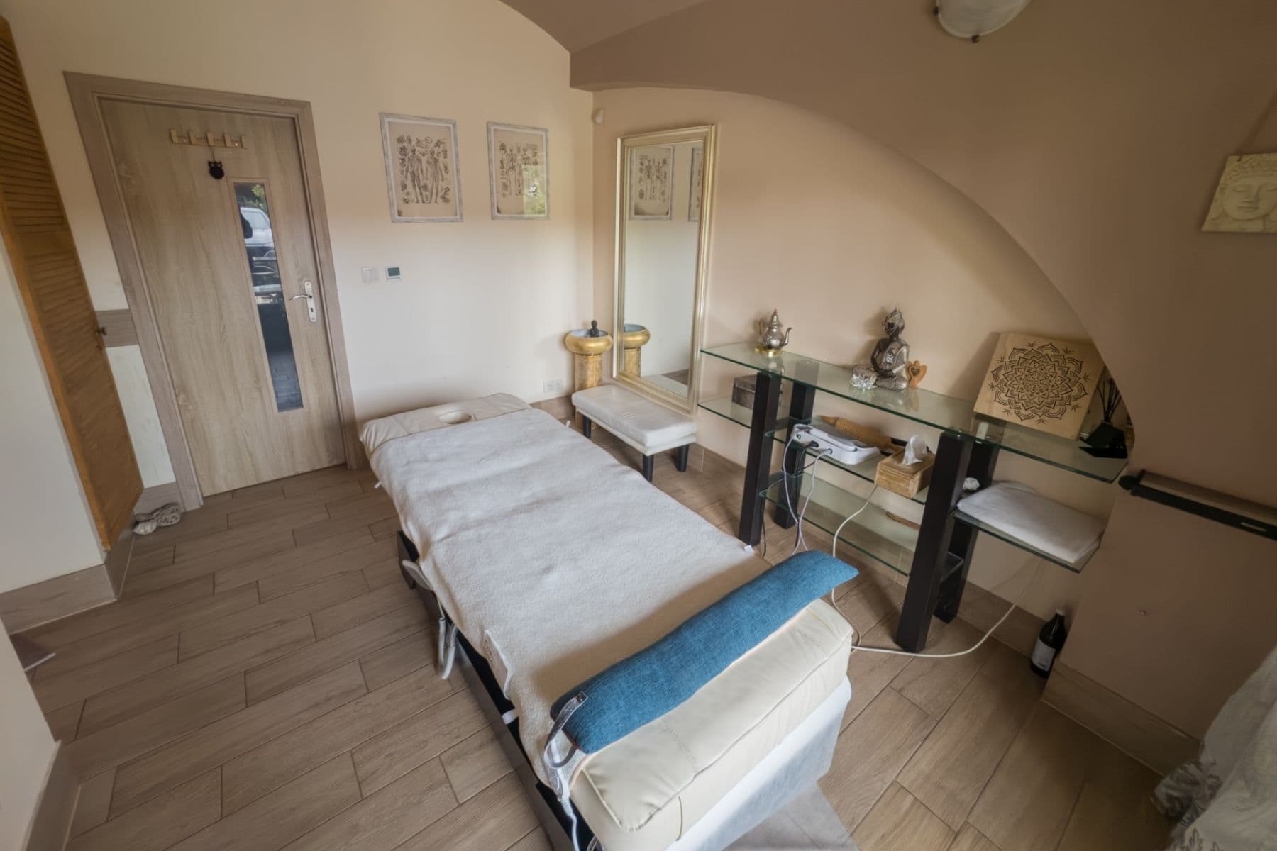 Pronájem nebytového prostoru 40 m², Ke dvoru, Černolice, Středočeský kraj Pronájem nebytového prostoru 40 m², Ke dvoru, Černolice, Středočeský kraj
