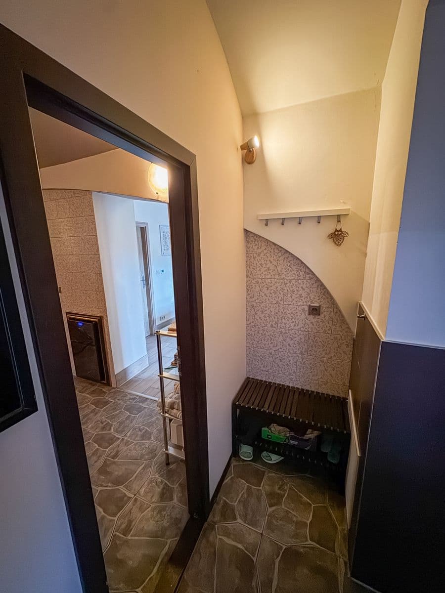 Pronájem nebytového prostoru 40 m², Ke dvoru, Černolice, Středočeský kraj Pronájem nebytového prostoru 40 m², Ke dvoru, Černolice, Středočeský kraj