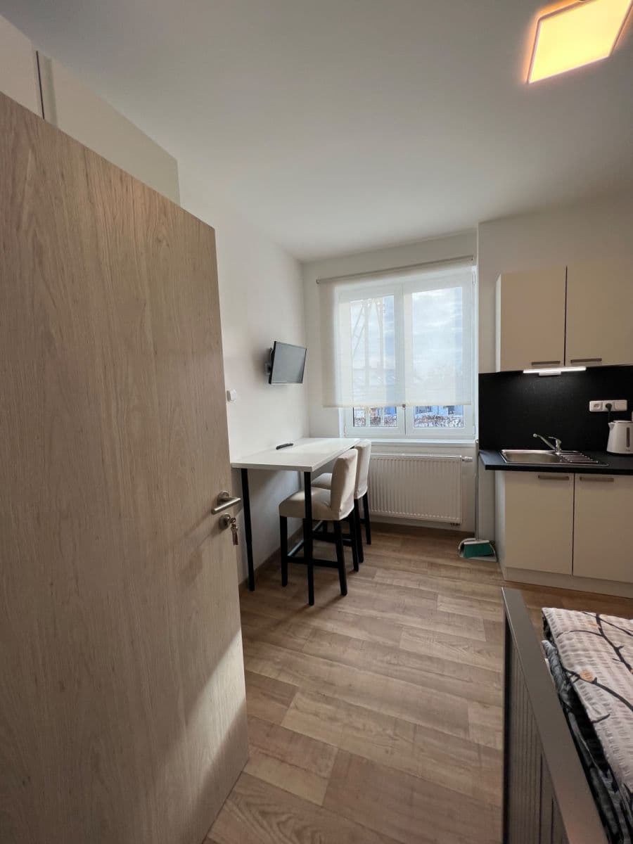 Pronájem bytu 1+kk 40 m², Náchodská, Praha, Praha Pronájem bytu 1+kk 40 m², Náchodská, Praha, Praha