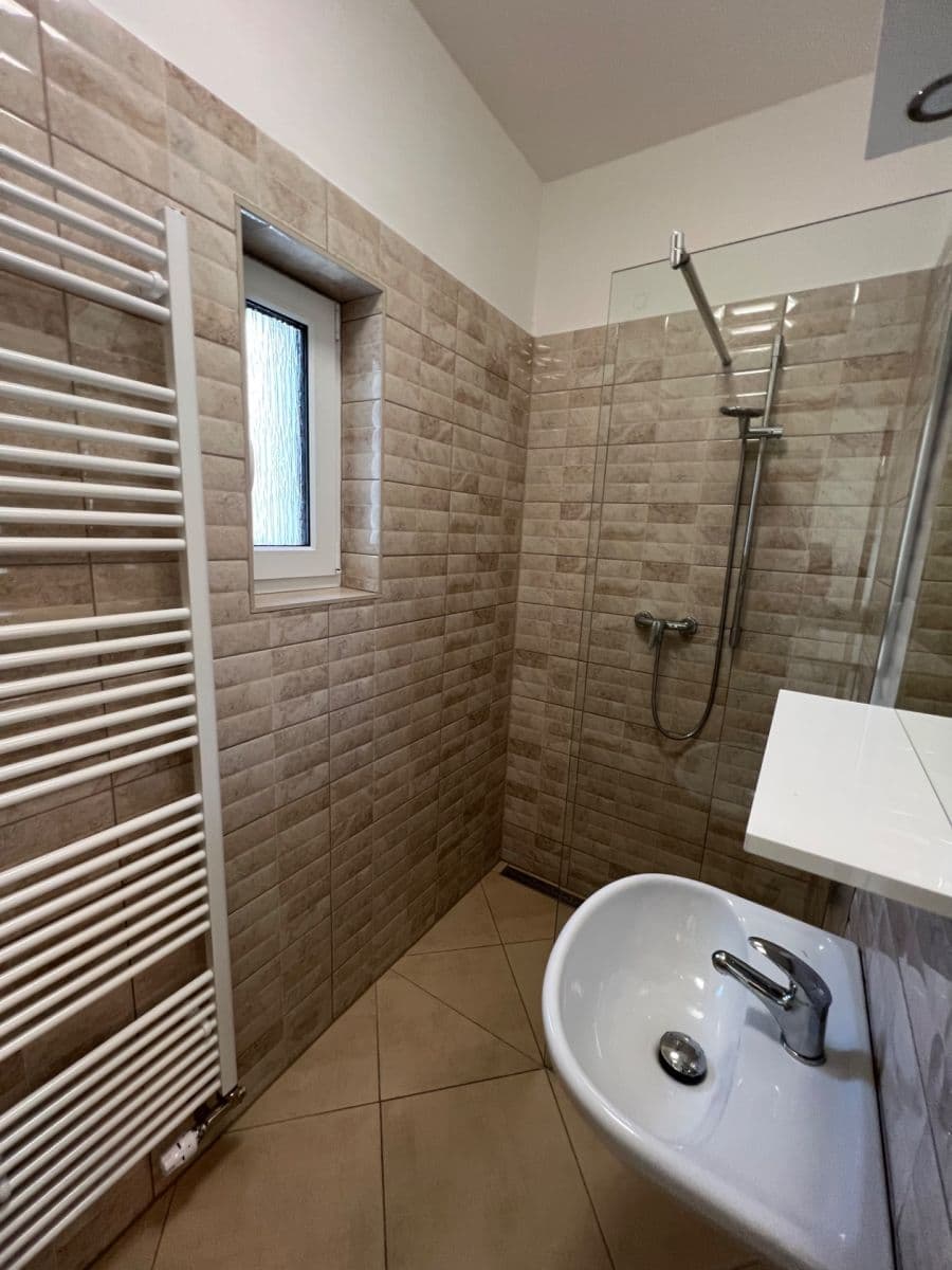 Pronájem bytu 1+kk 40 m², Náchodská, Praha, Praha Pronájem bytu 1+kk 40 m², Náchodská, Praha, Praha