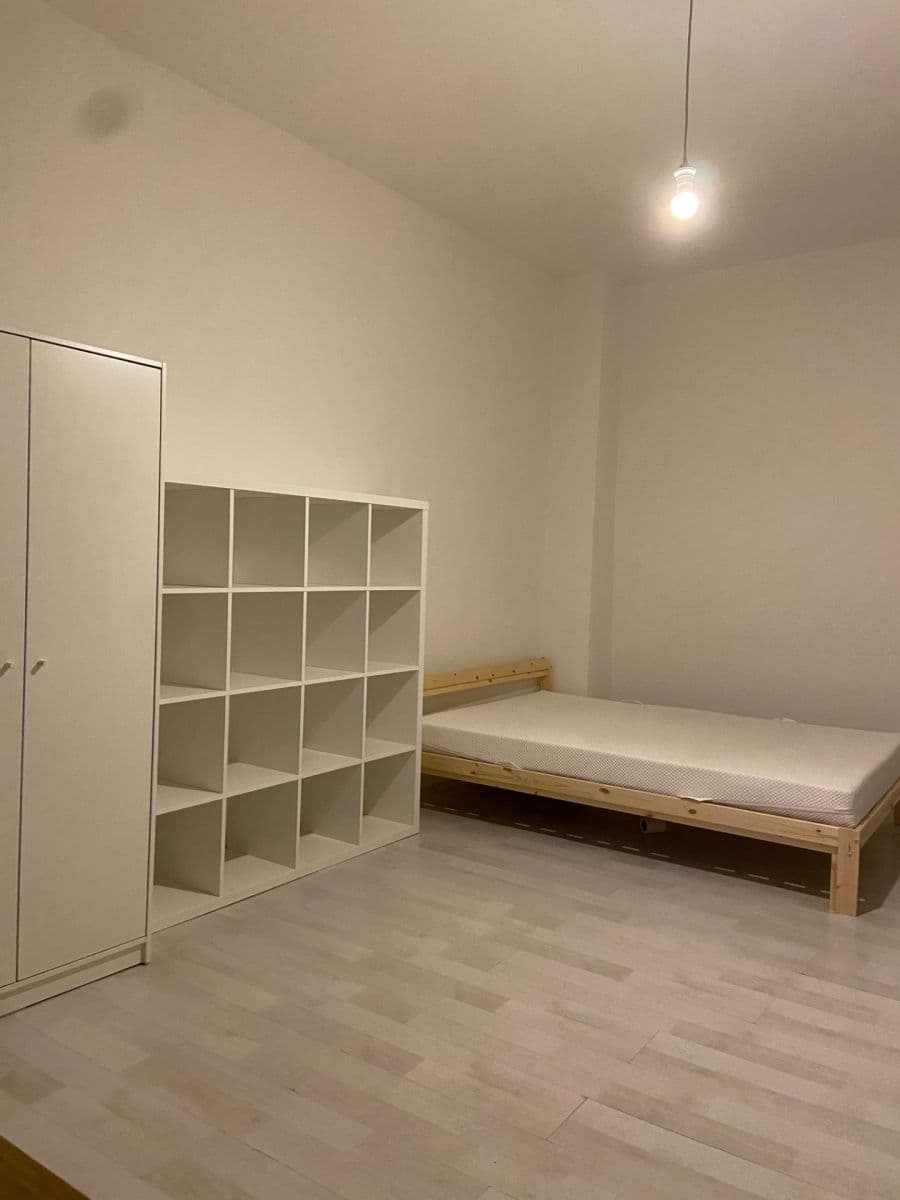 Pronájem bytu 1+kk 26 m², U Vinohradské nemocnice, Praha, Praha Pronájem bytu 1+kk 26 m², U Vinohradské nemocnice, Praha, Praha