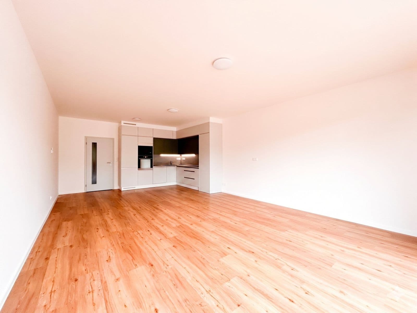 Pronájem bytu 3+kk 90 m², Suchánkova, Benešov, Středočeský kraj Pronájem bytu 3+kk 90 m², Suchánkova, Benešov, Středočeský kraj