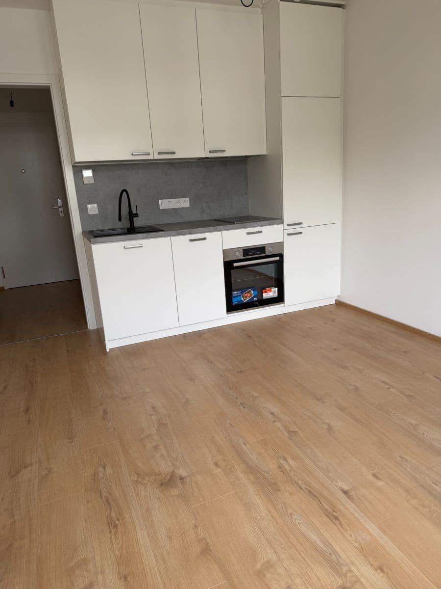 Pronájem bytu 1+kk 28 m², Blažimská, Praha, Praha Pronájem bytu 1+kk 28 m², Blažimská, Praha, Praha