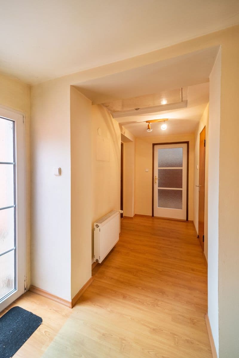 Prodej domu 90 m², pozemek 70 m², Masarykovo náměstí, Budyně nad Ohří, Ústecký kraj Prodej domu 90 m², pozemek 70 m², Masarykovo náměstí, Budyně nad Ohří, Ústecký kraj
