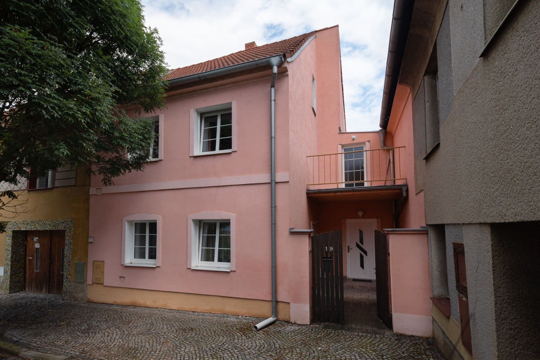 Prodej domu 90 m², pozemek 70 m², Masarykovo náměstí, Budyně nad Ohří, Ústecký kraj Prodej domu 90 m², pozemek 70 m², Masarykovo náměstí, Budyně nad Ohří, Ústecký kraj