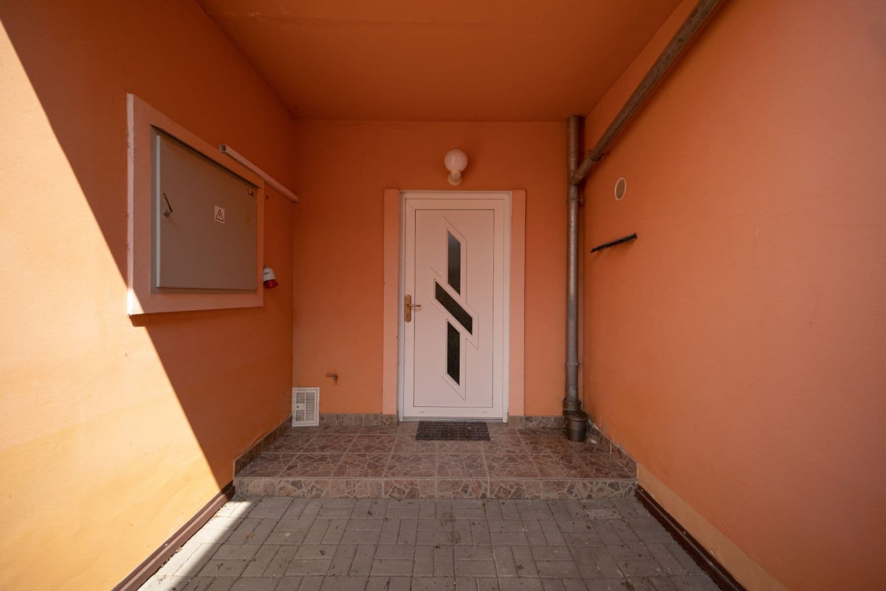 Prodej domu 90 m², pozemek 70 m², Masarykovo náměstí, Budyně nad Ohří, Ústecký kraj Prodej domu 90 m², pozemek 70 m², Masarykovo náměstí, Budyně nad Ohří, Ústecký kraj