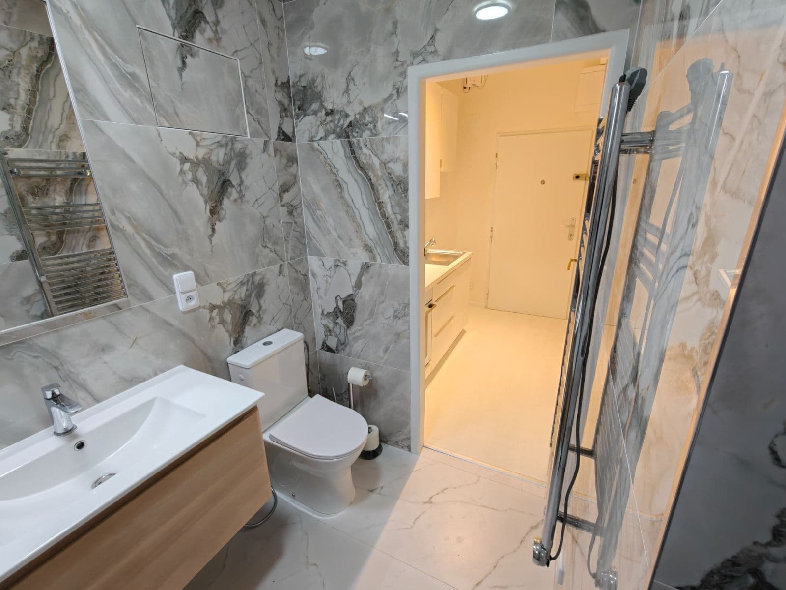 Pronájem bytu 2+1 42 m², Křížová, Praha, Praha Pronájem bytu 2+1 42 m², Křížová, Praha, Praha