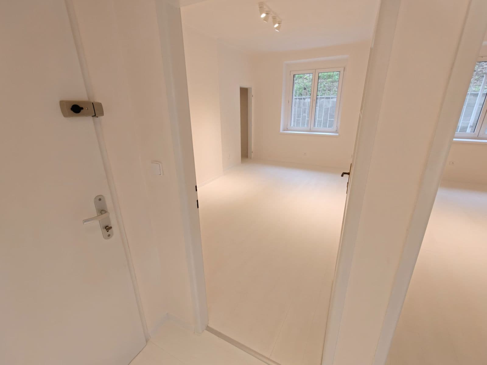 Pronájem bytu 2+1 42 m², Křížová, Praha, Praha Pronájem bytu 2+1 42 m², Křížová, Praha, Praha