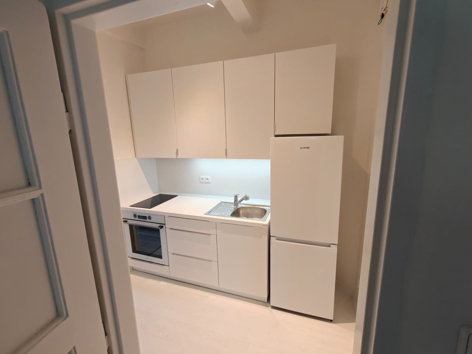 Pronájem bytu 2+1 42 m², Křížová, Praha, Praha Pronájem bytu 2+1 42 m², Křížová, Praha, Praha