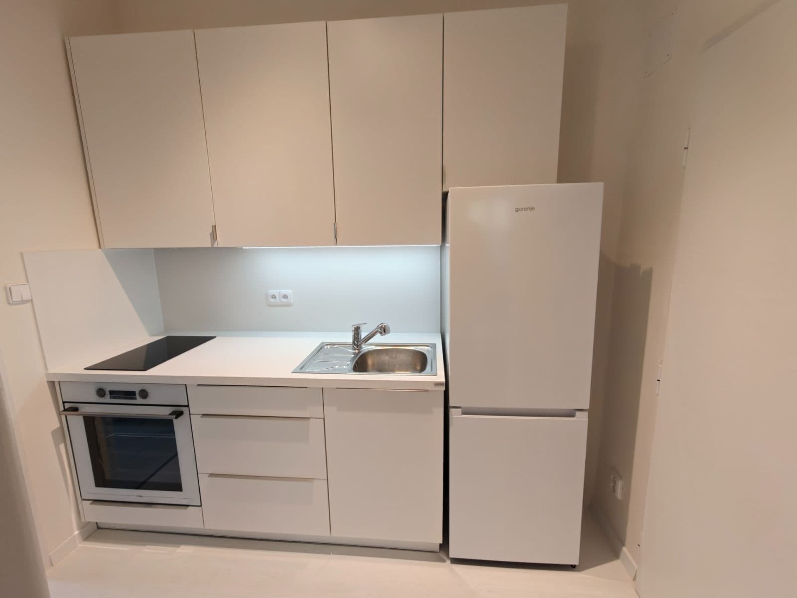 Pronájem bytu 2+1 42 m², Křížová, Praha, Praha Pronájem bytu 2+1 42 m², Křížová, Praha, Praha