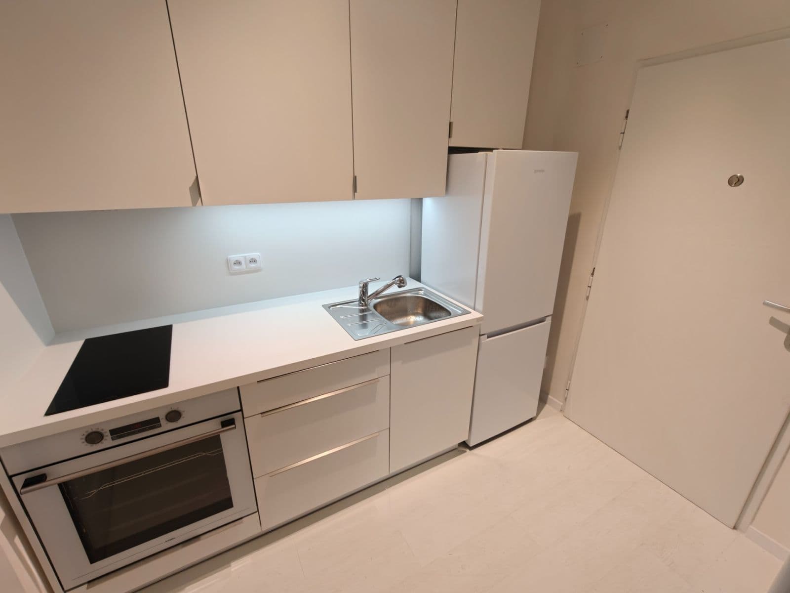 Pronájem bytu 2+1 42 m², Křížová, Praha, Praha Pronájem bytu 2+1 42 m², Křížová, Praha, Praha